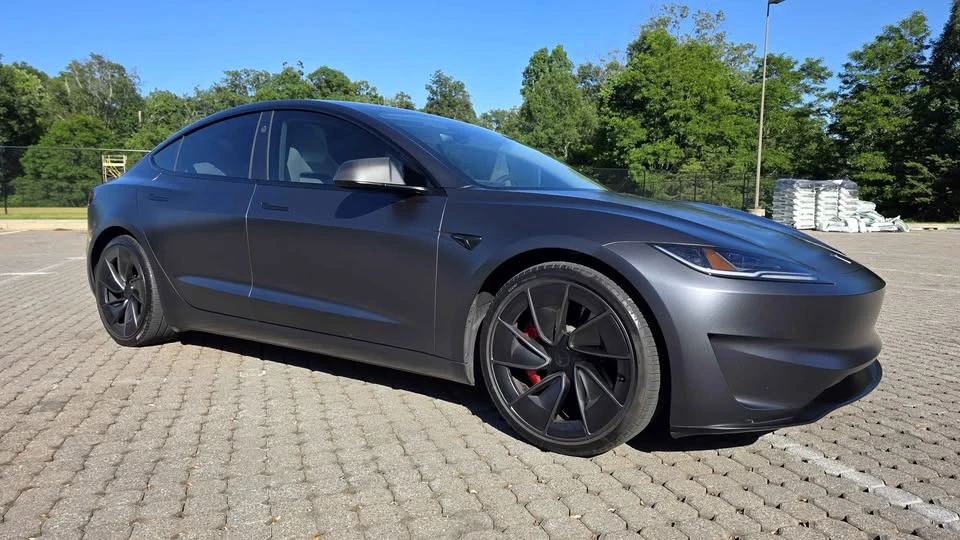 2025 Tesla Model 3 Performance - Image 3 of 21