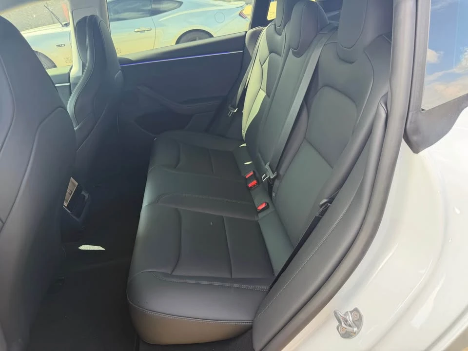 2025 Tesla Model 3 Performance - Image 5 of 9