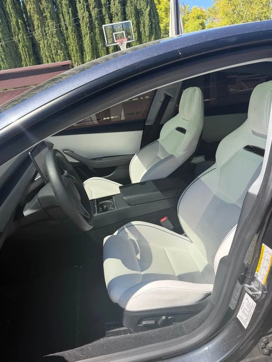 2025 Tesla Model 3 Performance - Image 5 of 6