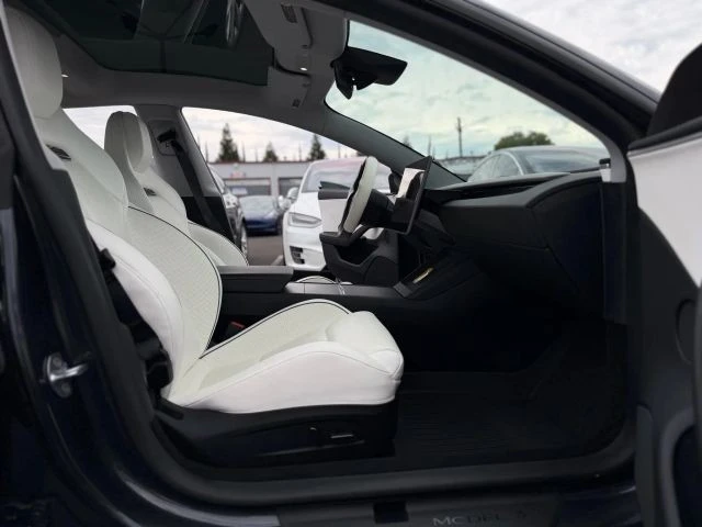 2025 Tesla Model 3 Performance - Image 12 of 12