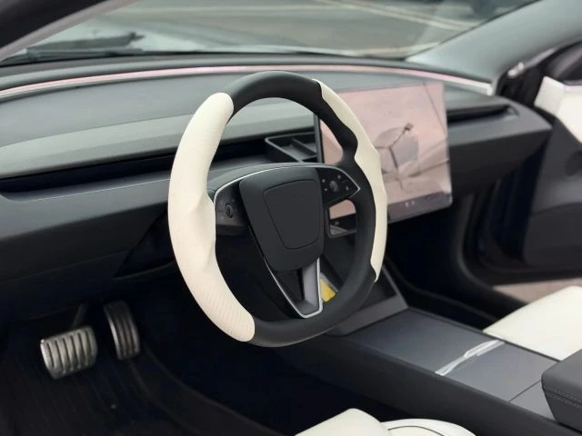 2025 Tesla Model 3 Performance - Image 17 of 21