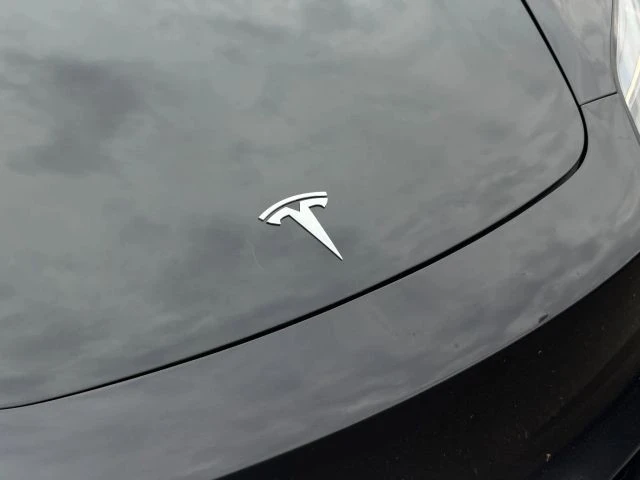 2025 Tesla Model 3 Performance - Image 4 of 12