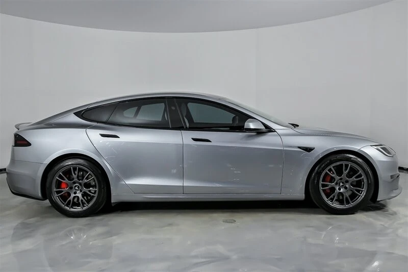 2025 Tesla Model S Plaid - Image 14 of 21