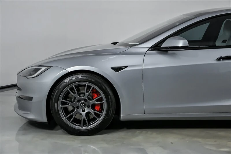 2025 Tesla Model S Plaid - Image 7 of 21
