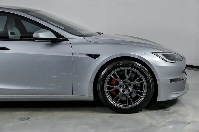 2025 Tesla Model S Plaid - Image 15 of 21