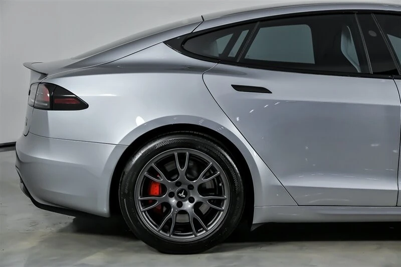 2025 Tesla Model S Plaid - Image 13 of 21
