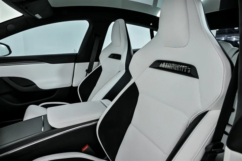 2025 Tesla Model S Plaid - Image 20 of 21