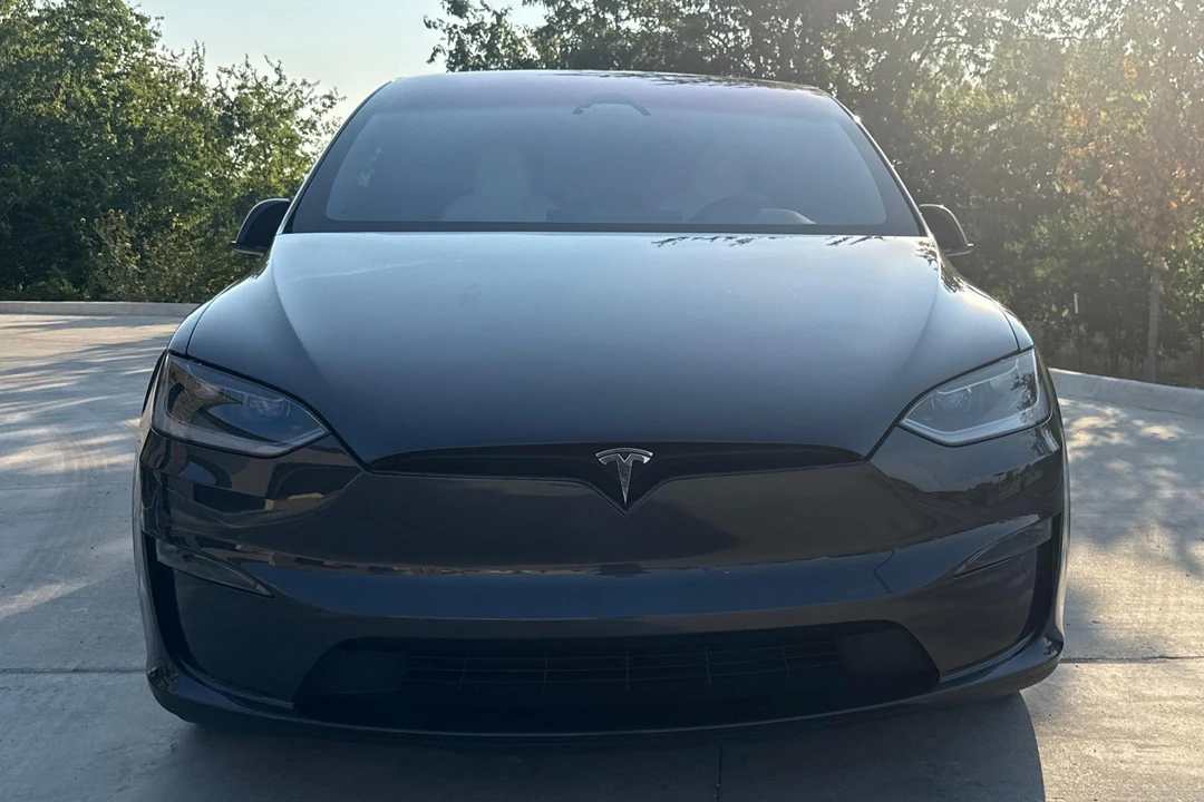 2025 Tesla Model X Plaid - Image 2 of 31