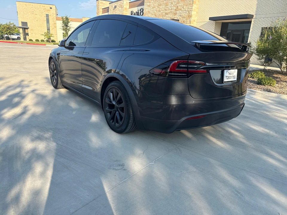 2025 Tesla Model X Plaid - Image 13 of 31