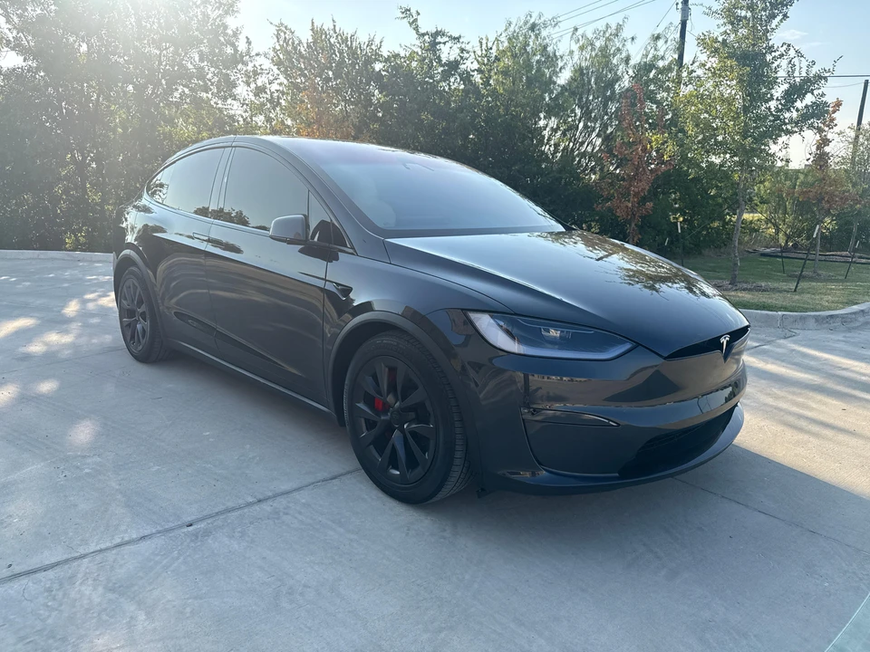 2025 Tesla Model X Plaid - Image 19 of 31
