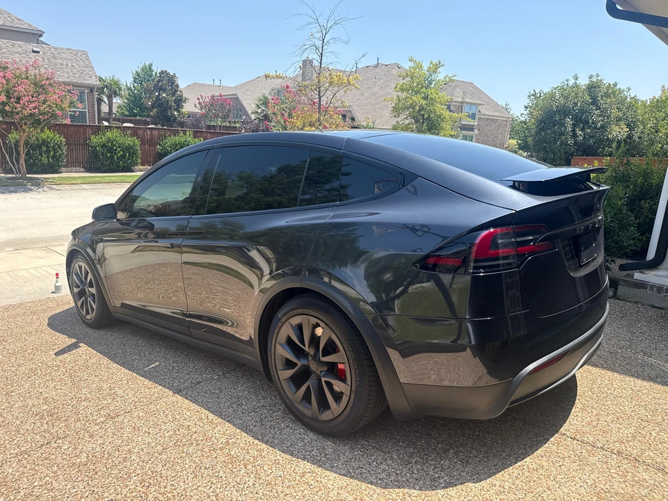 2025 Tesla Model X Plaid - Image 12 of 31