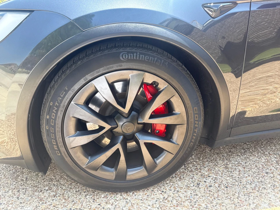 2025 Tesla Model X Plaid - Image 20 of 31