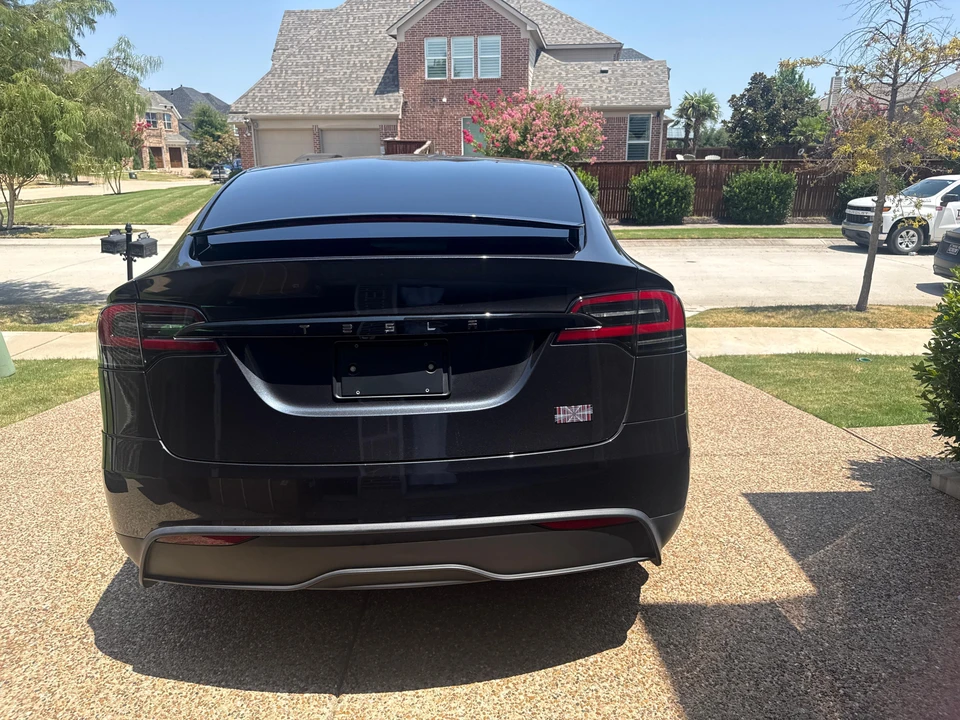 2025 Tesla Model X Plaid - Image 15 of 31