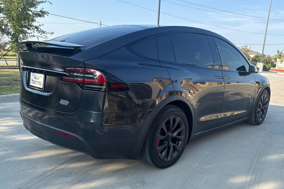 2025 Tesla Model X Plaid - Image 4 of 31