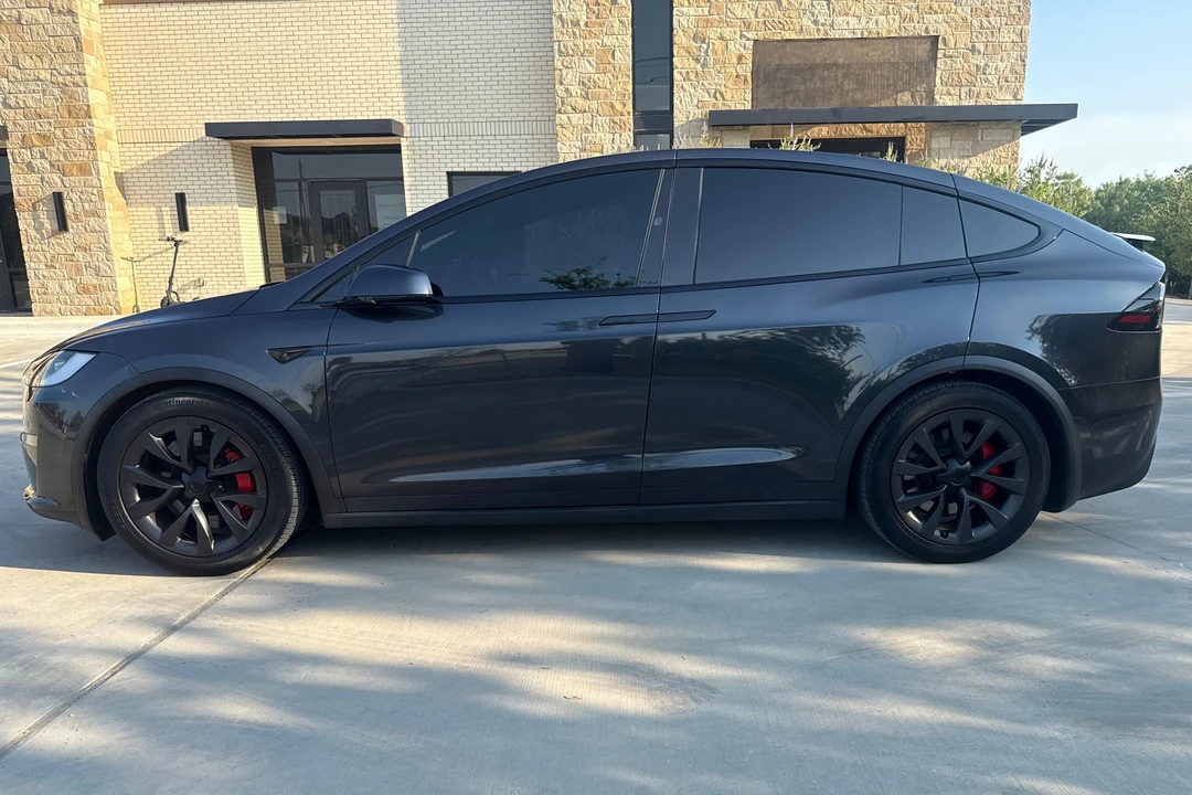 2025 Tesla Model X Plaid - Image 3 of 31