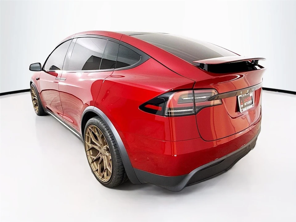 2025 Tesla Model X Plaid - Image 5 of 14