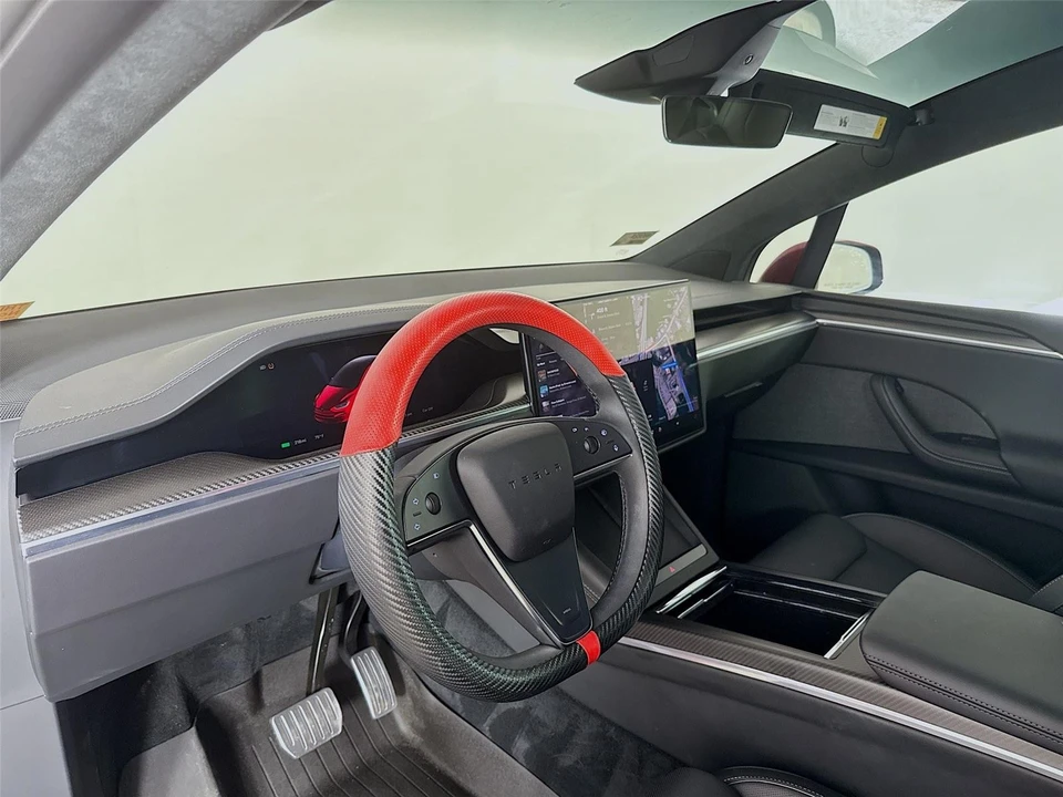 2025 Tesla Model X Plaid - Image 6 of 14