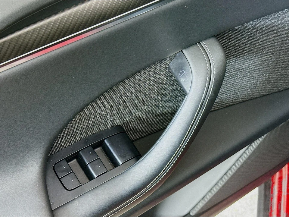 2025 Tesla Model X Plaid - Image 9 of 14