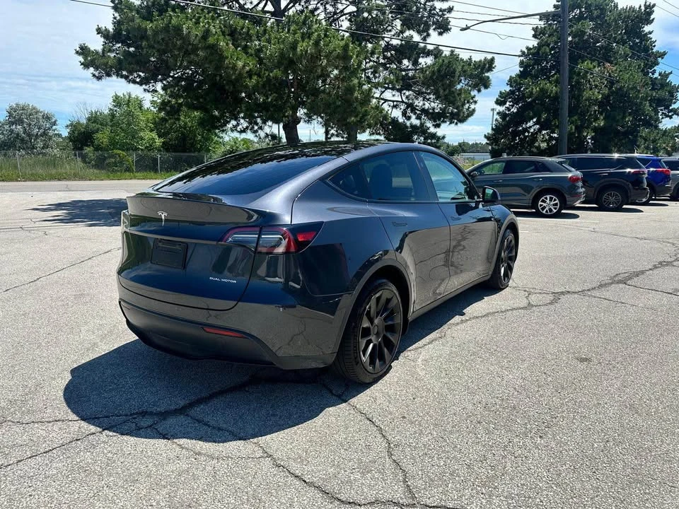 2025 Tesla Model Y - Image 5 of 17