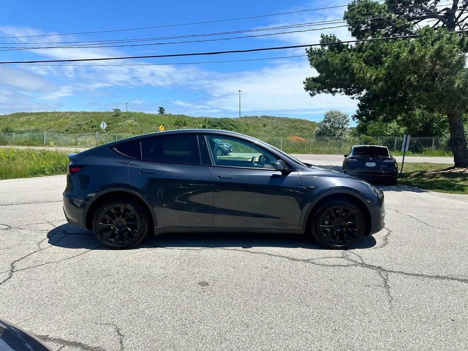 2025 Tesla Model Y - Image 4 of 17