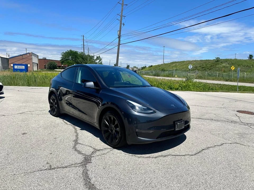 2025 Tesla Model Y - Image 3 of 17