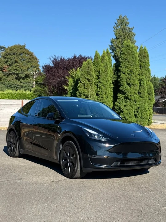 2025 Tesla Model Y - Image 2 of 7