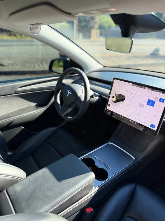 2025 Tesla Model Y - Image 3 of 7