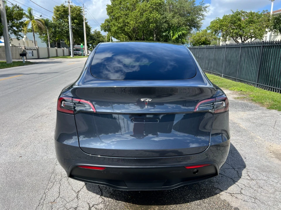 2025 Tesla Model Y - Image 7 of 21