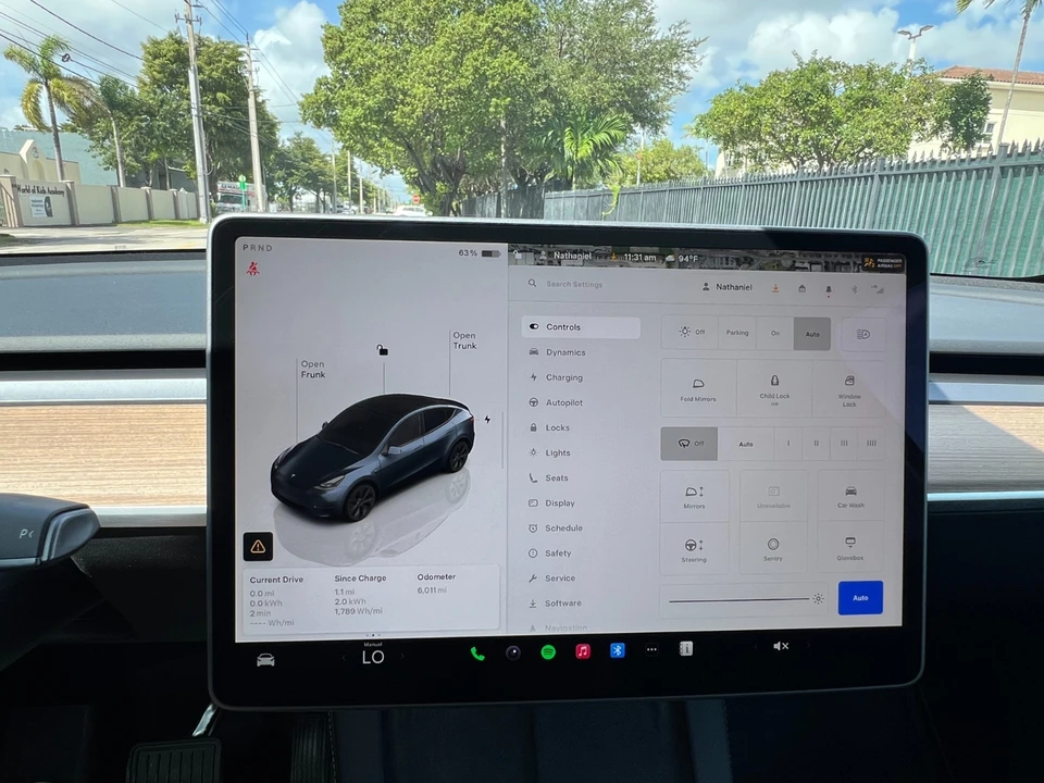 2025 Tesla Model Y - Image 21 of 21