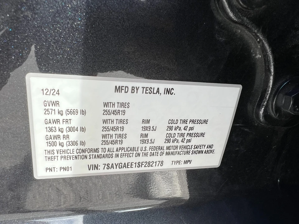 2025 Tesla Model Y - Image 11 of 21