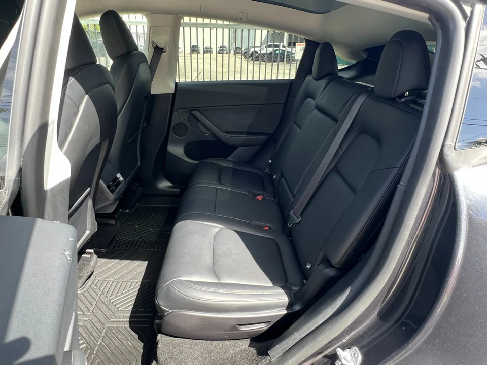2025 Tesla Model Y - Image 15 of 21