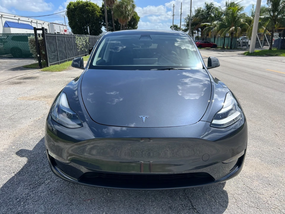 2025 Tesla Model Y - Image 3 of 21