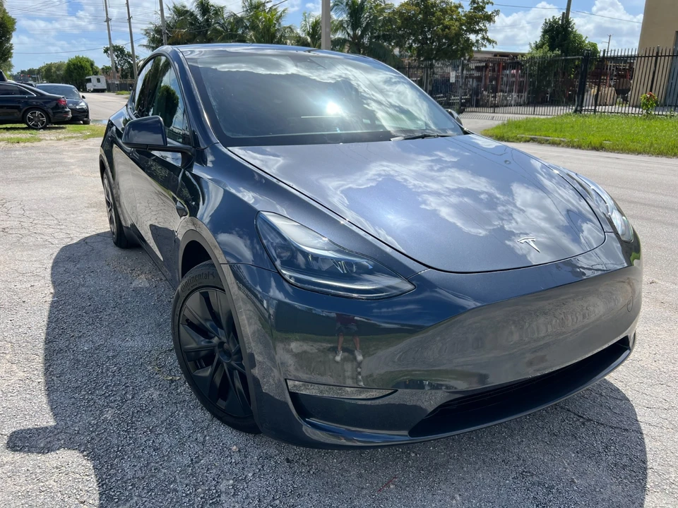 2025 Tesla Model Y - Image 2 of 21