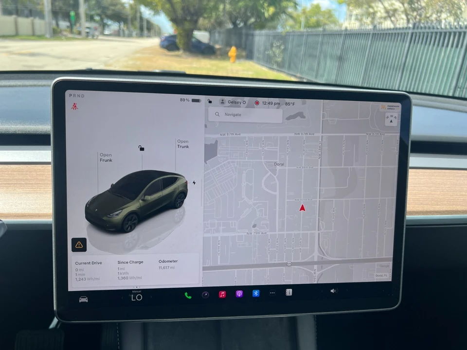 2025 Tesla Model Y - Image 20 of 21