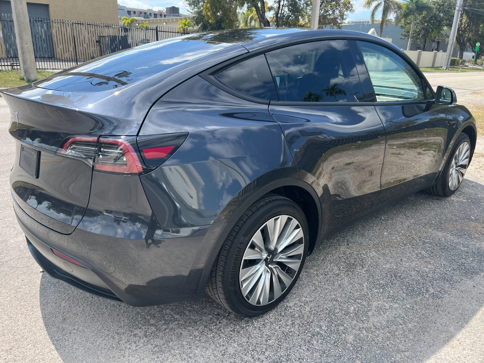 2025 Tesla Model Y - Image 8 of 21