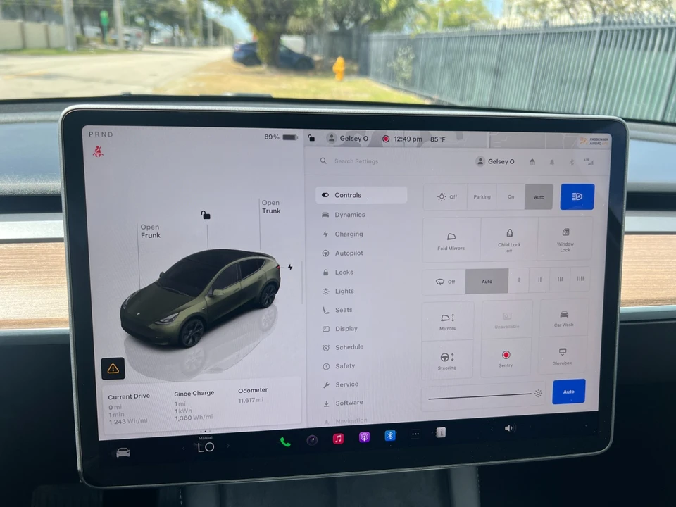 2025 Tesla Model Y - Image 21 of 21