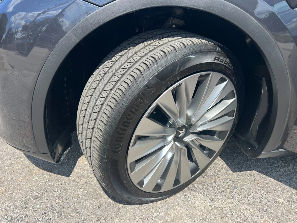 2025 Tesla Model Y - Image 10 of 21