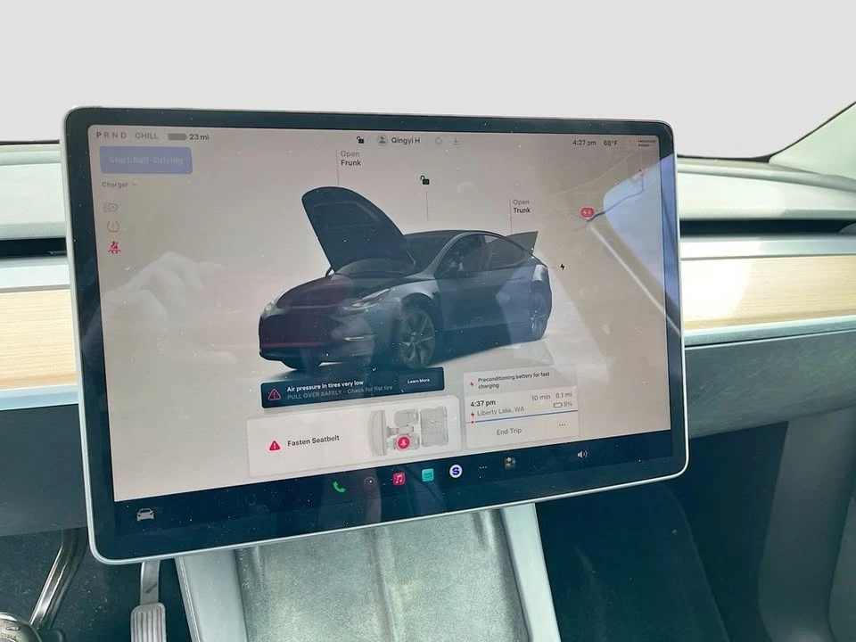 2025 Tesla Model Y - Image 7 of 11