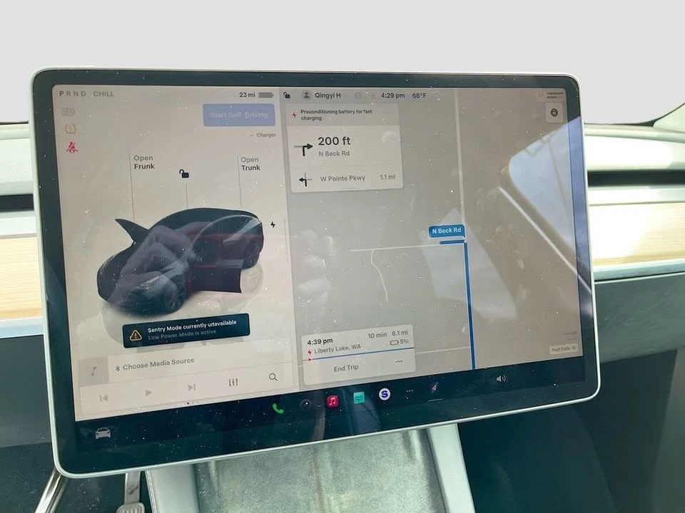 2025 Tesla Model Y - Image 8 of 11
