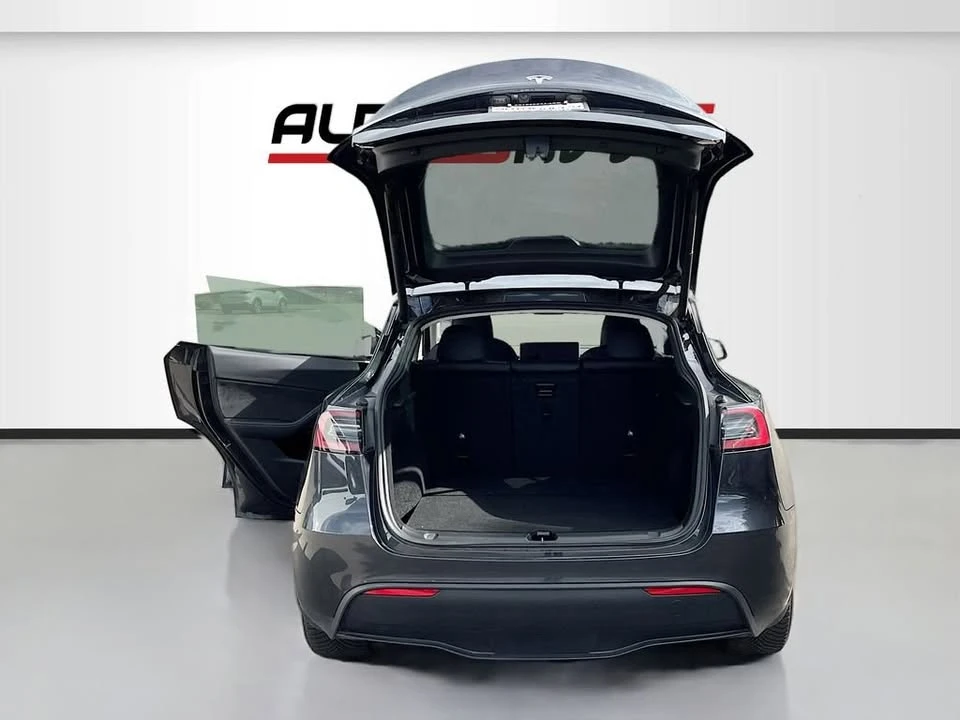 2025 Tesla Model Y - Image 11 of 11