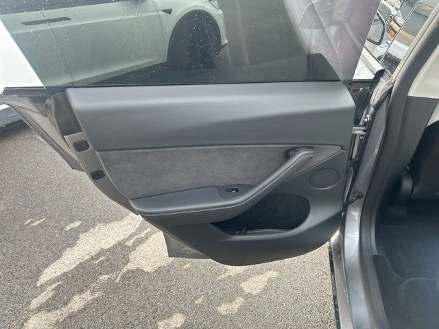 2025 Tesla Model Y - Image 14 of 21