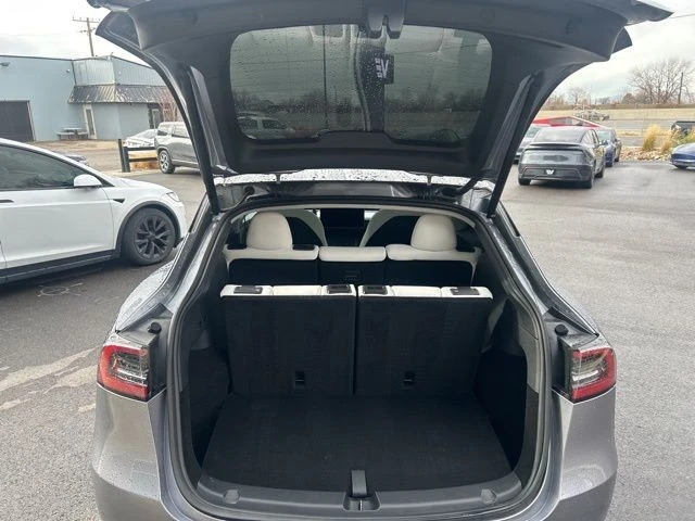 2025 Tesla Model Y - Image 17 of 21