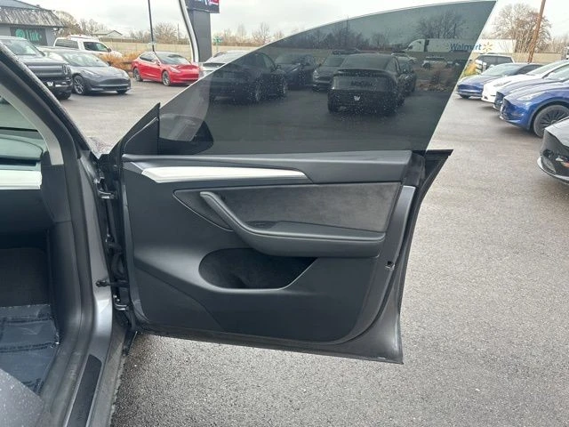 2025 Tesla Model Y - Image 21 of 21