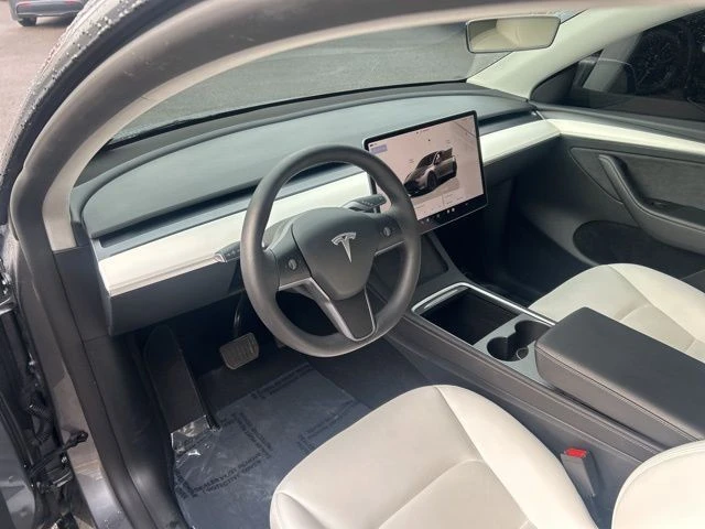 2025 Tesla Model Y - Image 12 of 21
