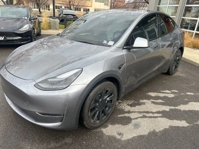 2025 Tesla Model Y - Image 4 of 21