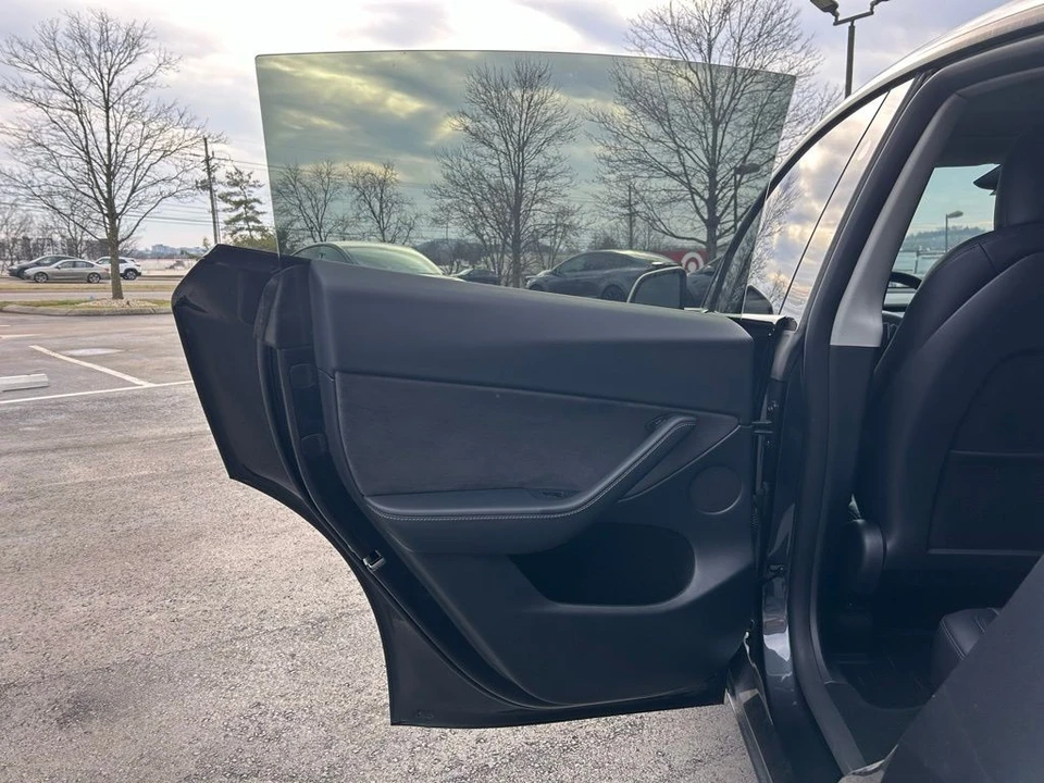 2025 Tesla Model Y - Image 8 of 17
