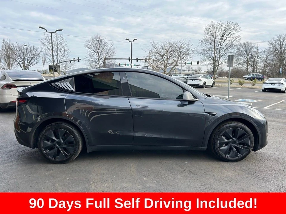 2025 Tesla Model Y - Image 4 of 17