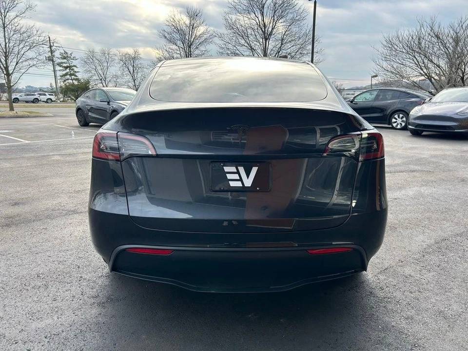2025 Tesla Model Y - Image 6 of 17