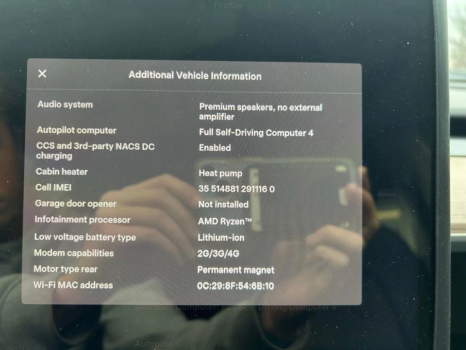 2025 Tesla Model Y - Image 17 of 17
