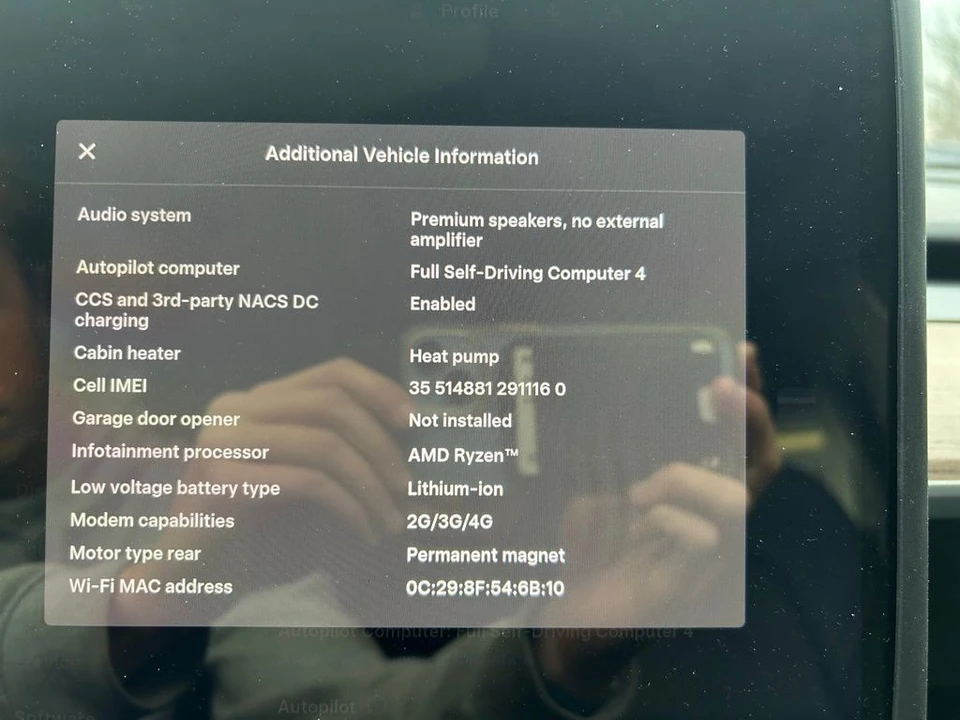 2025 Tesla Model Y - Image 17 of 17